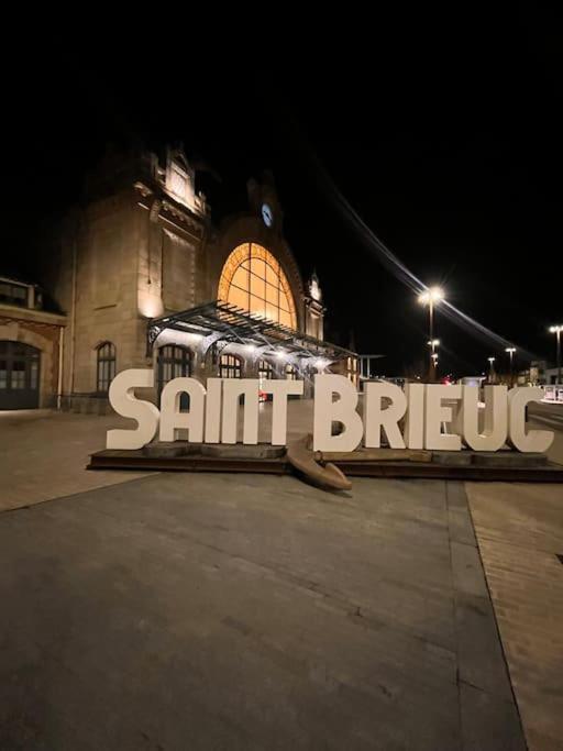 La Maison Des Sorciers ! Apartman Saint-Brieuc Kültér fotó